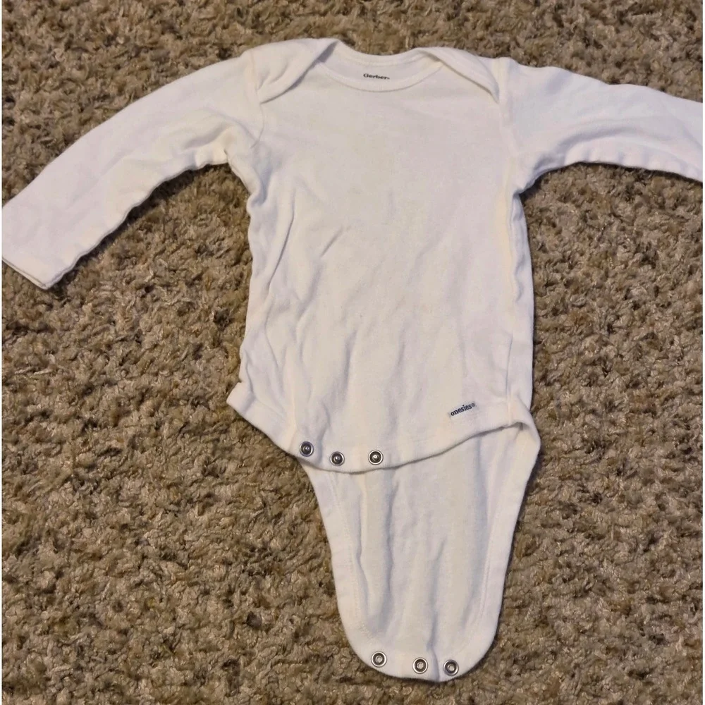 Bundle Of 7 Bodysuits Baby Size 9-12/12  Months Cloud Island/Gerber/Carters